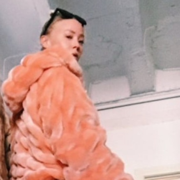 Laina Rauma full length Minky coat faux fur hooded pink salmon - Picture 6 of 16